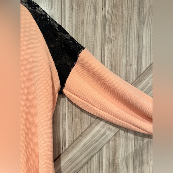 Lace Insert Raglan Sleeve Top - Picture 7 of 9